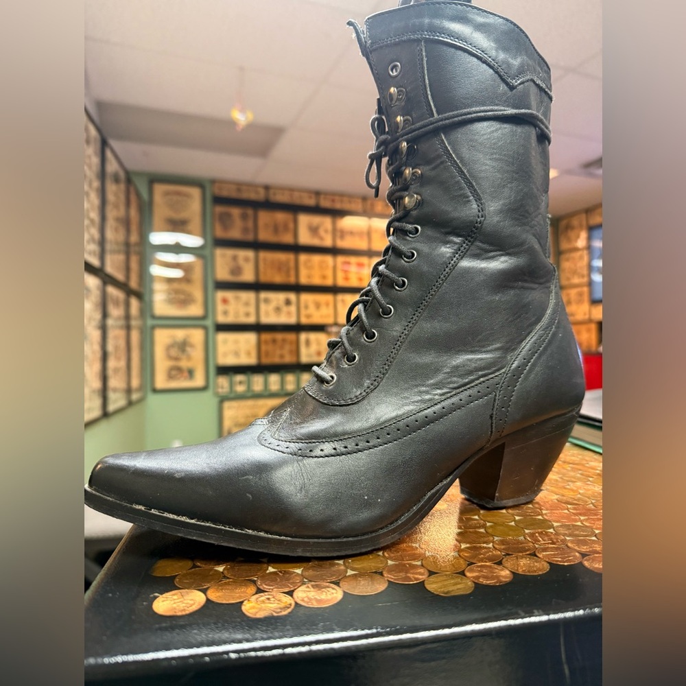 Rawhide lace-up Victorian/witchy leather boots. Black. Size 9